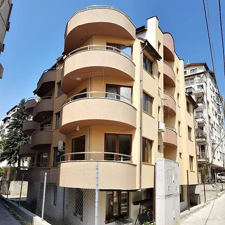 Number 5 Apartment *
